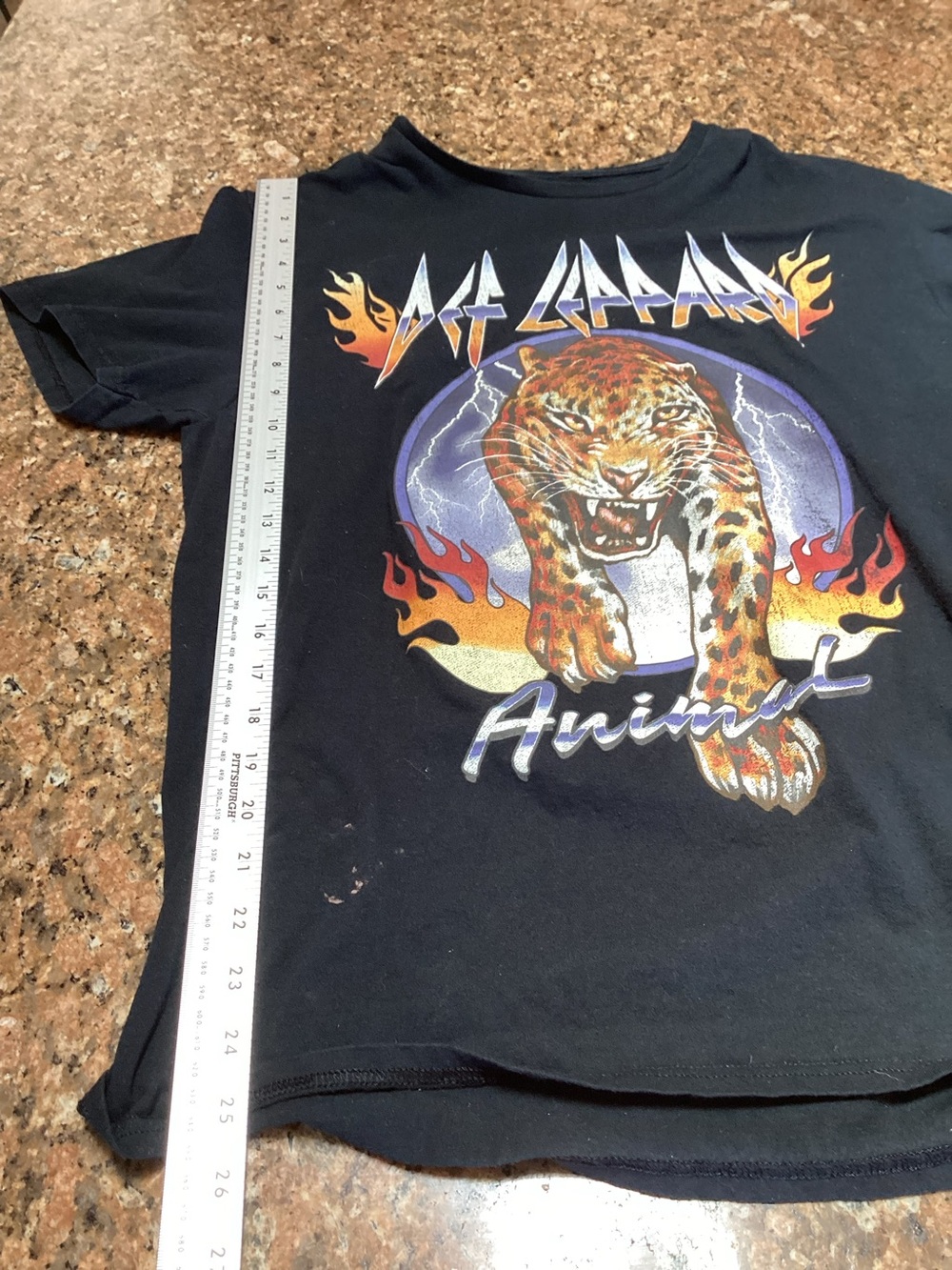 Def  Leppard ,Animal, T Shirt,  Size Large